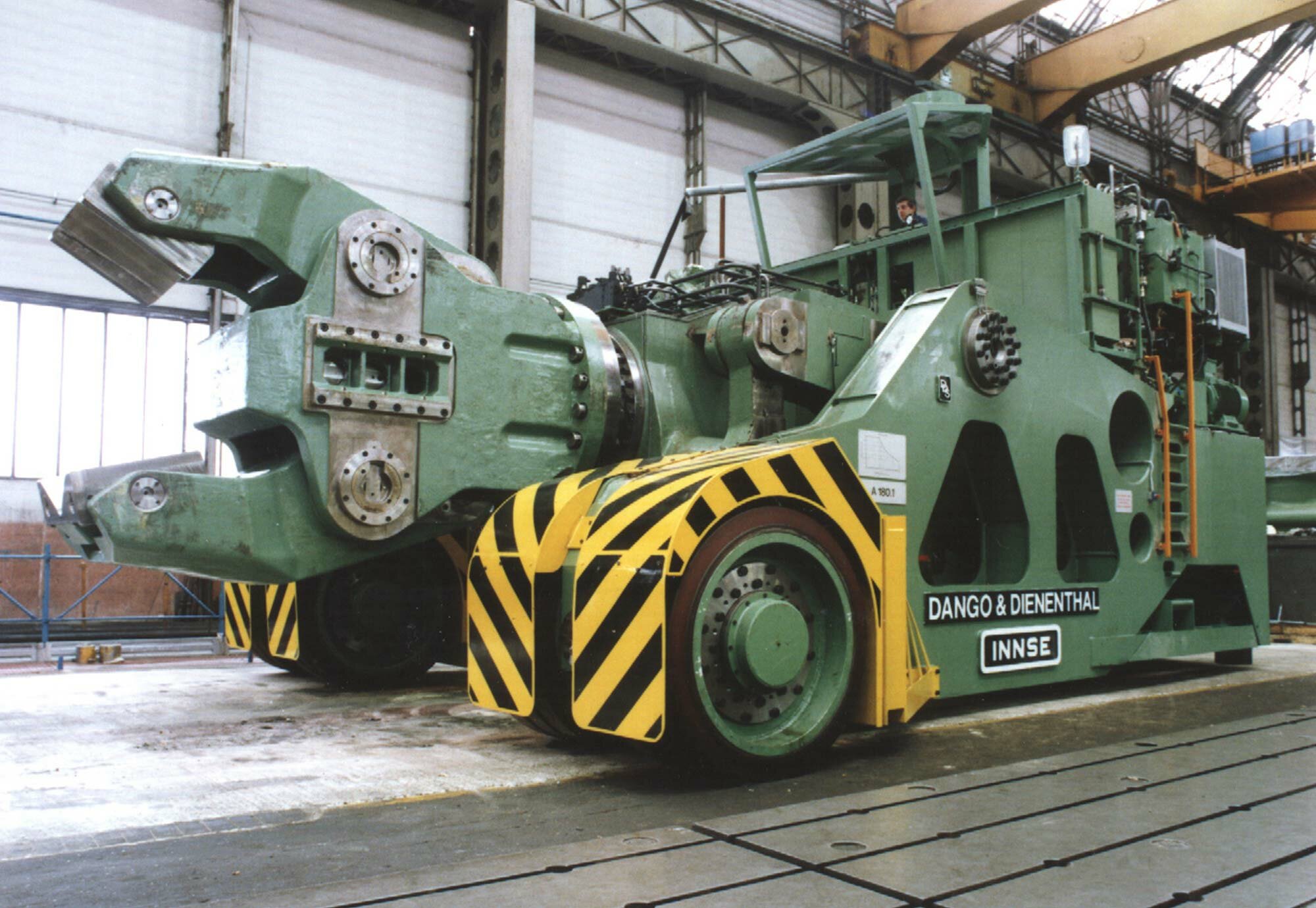 First large manipulator with 700 kN load capacity