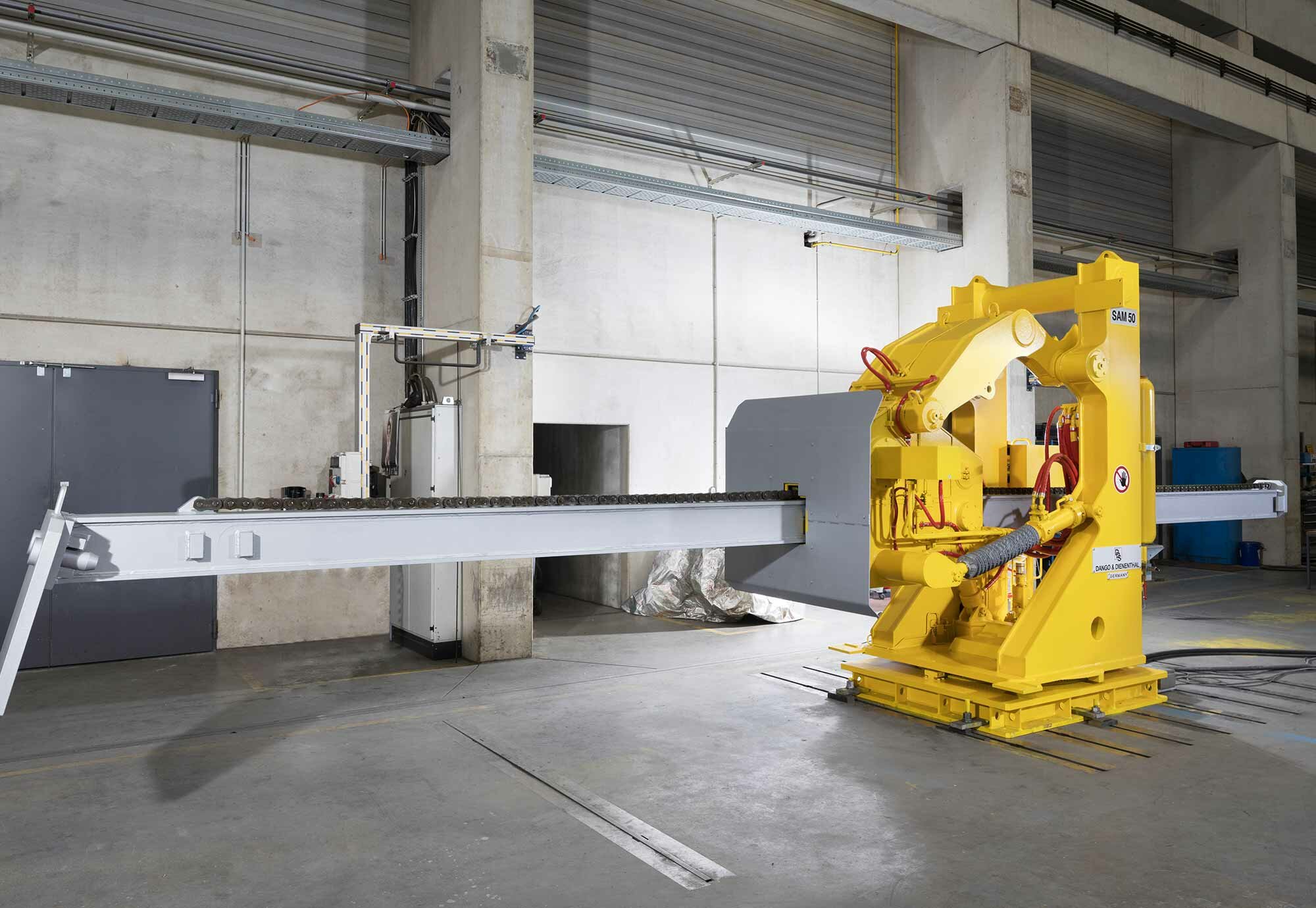 Most powerful deslagging machine (SAM 50) with 50 kN deslagging force