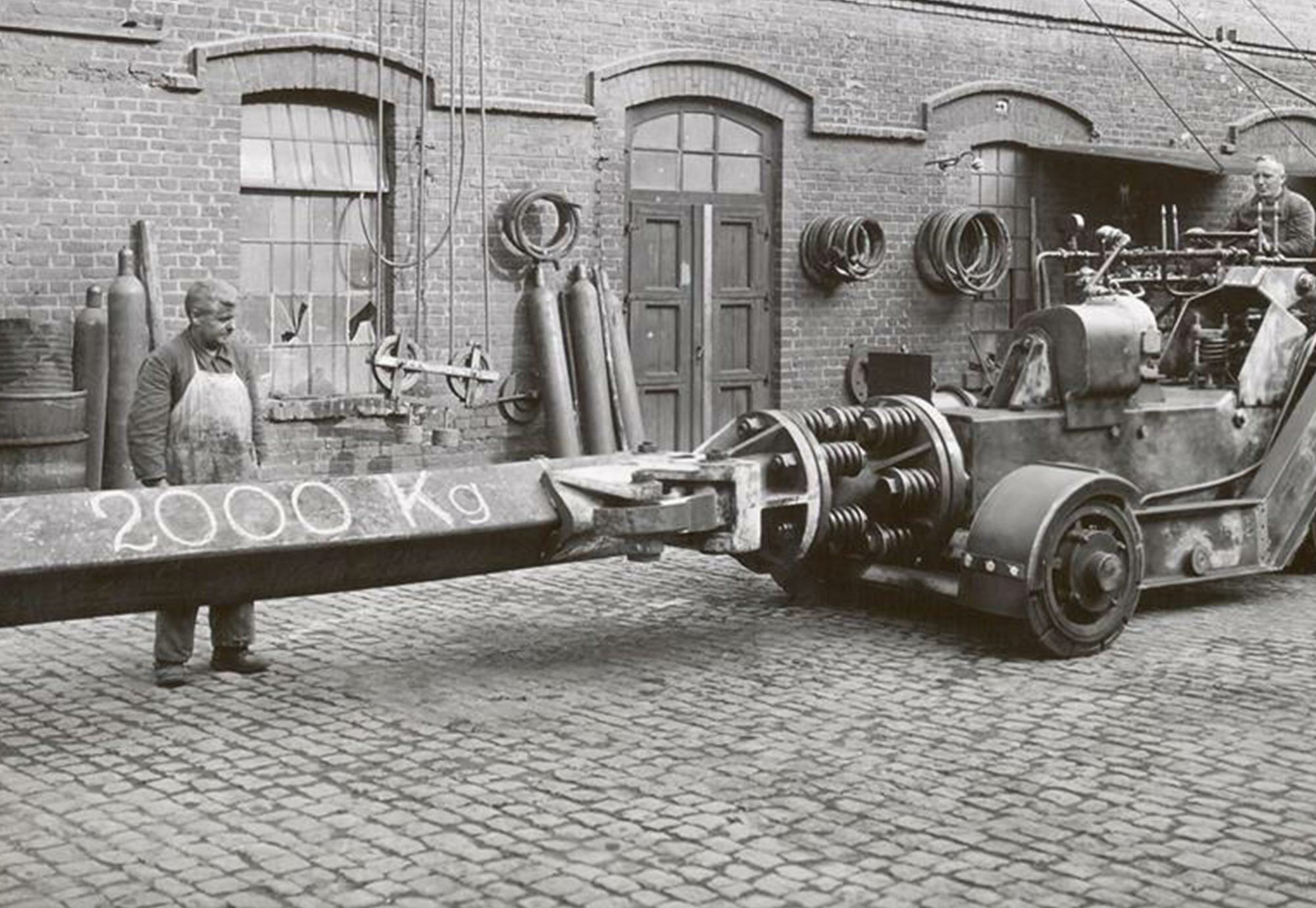 First mobile forging manipulator in 1936